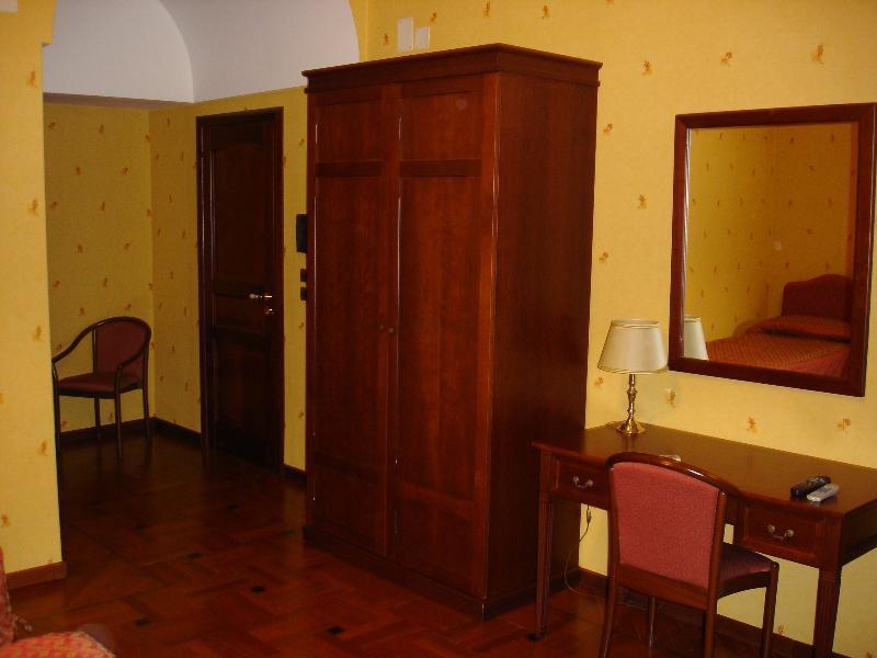 Hotel Excelsior Cosenza Dış mekan fotoğraf